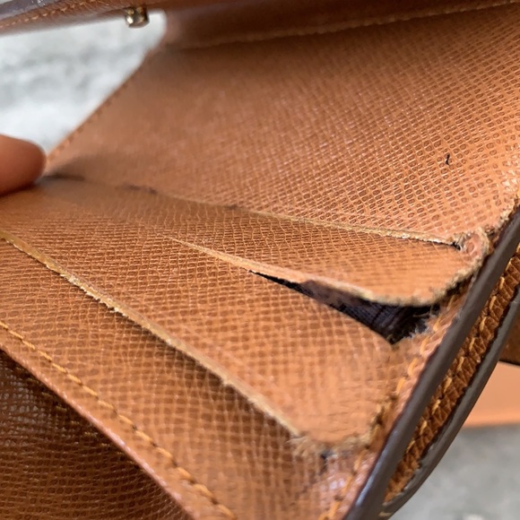 Authentic Louis Vuitton wallet (poor condition) - Picture 4 of 8